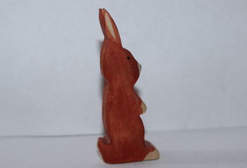 Hase stehend